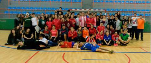 Final picture of the football match between people with dissabilities, Erasmus and children